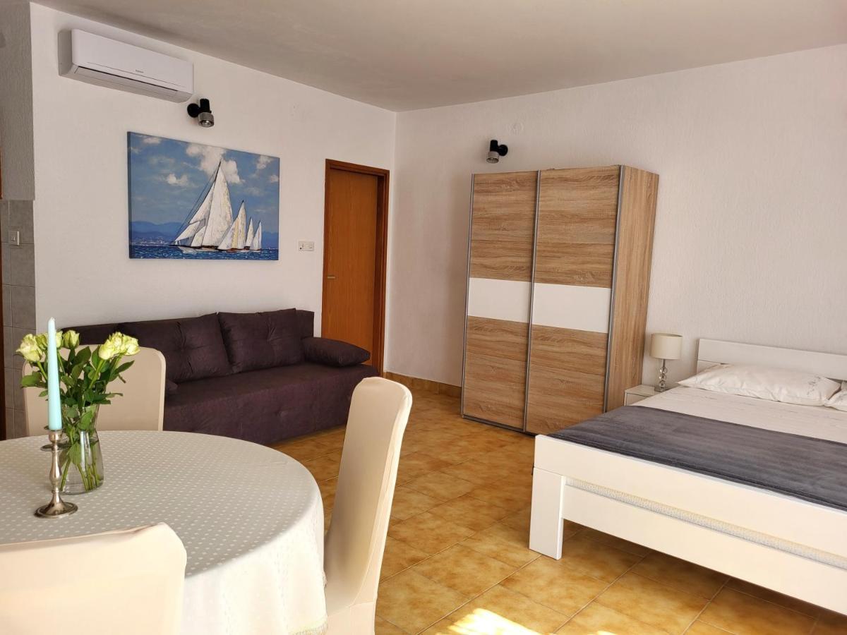 Apartments With Wifi Novi Vinodolski - 5483 エクステリア 写真
